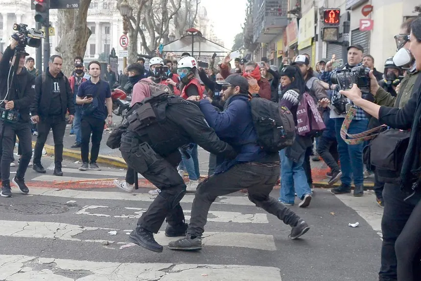 2025 - Represión