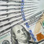 El dólar rozó el techo de la banda cambiaria en la última jornada previa a las elecciones