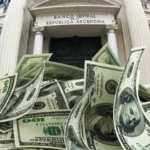 BCRA Vuelve aRestringir elAcceso a dólarespara Directivasde Bancos y Casasde Cambio