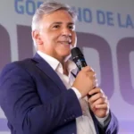 Llaryora critica la «crueldad» del gobierno nacional por cierre de clínicas PAMI y retiro de subsidios al transporte