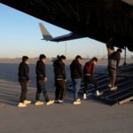 Llega a Ezeiza el primer vuelo con argentinos deportados por la administración Trump
