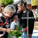 Llaryora encabezó el primer homenaje de un gobernador a las víctimas del atentado de Río Tercero a 30 años de la tragedia