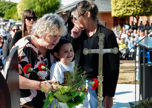 Llaryora encabezó el primer homenaje de un gobernador a las víctimas del atentado de Río Tercero a 30 años de la tragedia