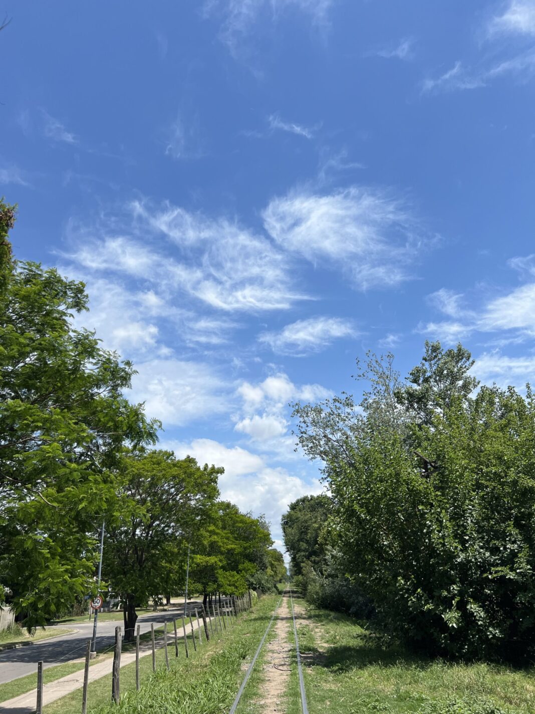 Día cálido y húmedo en Córdoba: el sábado arranca con sol y puede terminar con lluvias