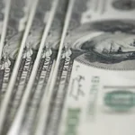 El dólar despertó tras la calma: Fuerte suba del oficial y los financieros en el cierre de abril