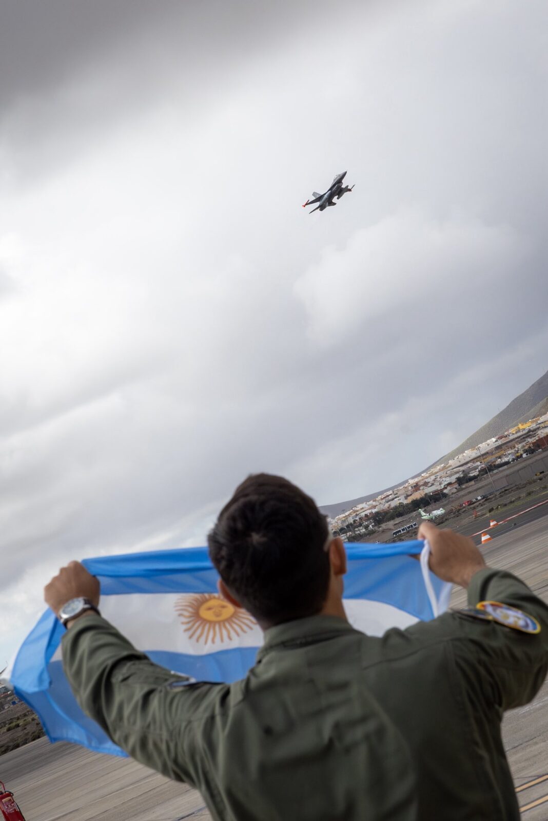 Llegaron a Córdoba los primeros seis F-16: Milei encabezará un acto este sábado en Las Higueras