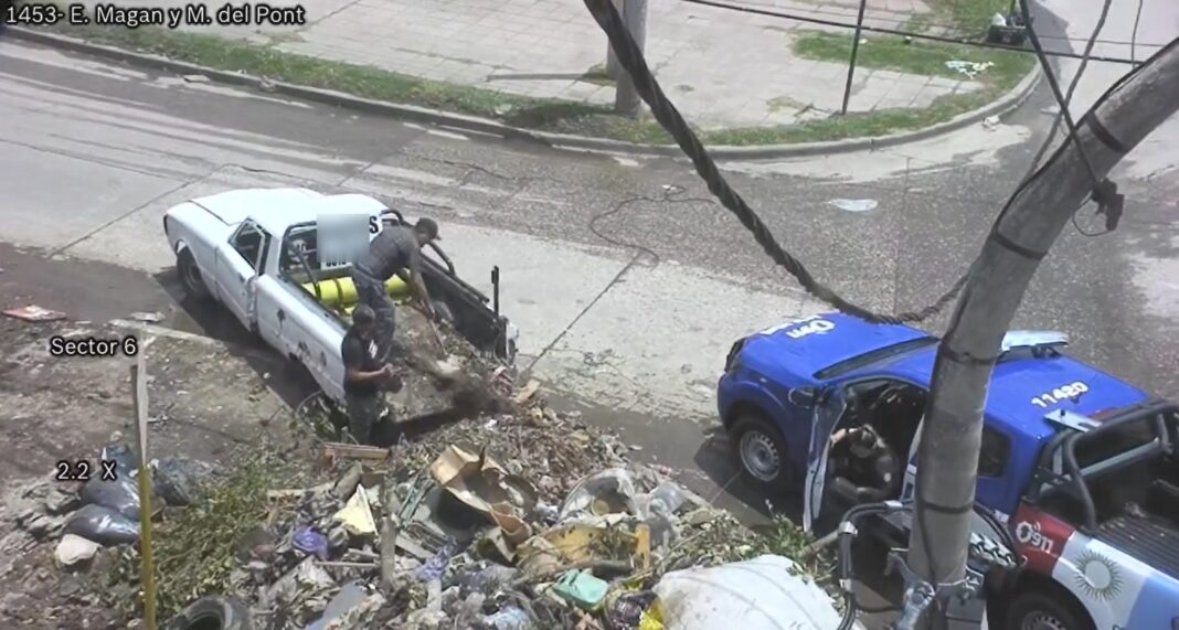 Multan a personas que tiran basura en la vía pública