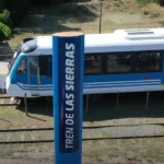 Susto en La Falda: el Tren de las Sierras chocó contra un Fiat Uno en un paso a nivel