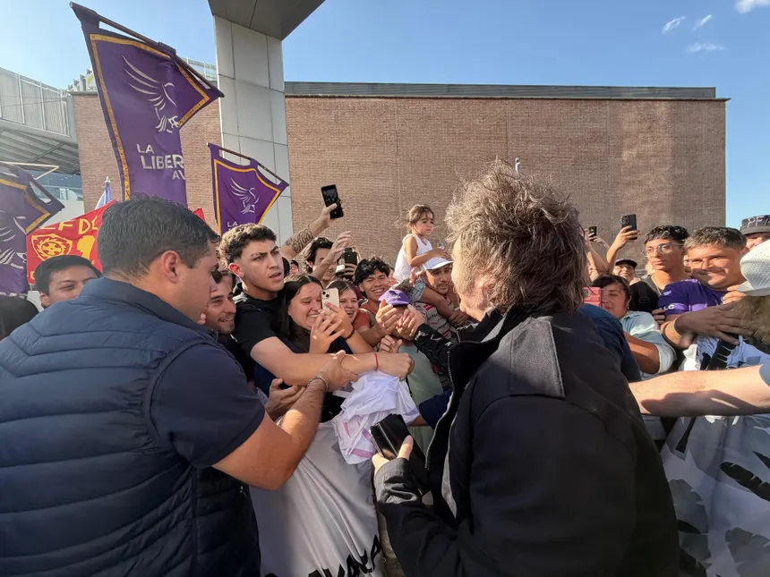 Milei llegó a Córdoba para agradecer el apoyo electoral y dar inicio a su «tour de gratitud»