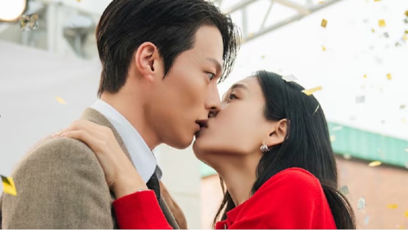 El romance que empieza con una mentira y termina explotando en tu pantalla