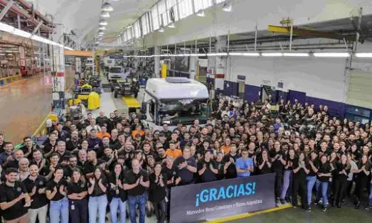 MERCEDES-BENZ CIERRA SU HISTÓRICA PLANTA DE VIRREY DEL PINO TRAS 74 AÑOS Y SE MUDA A ZÁRATE