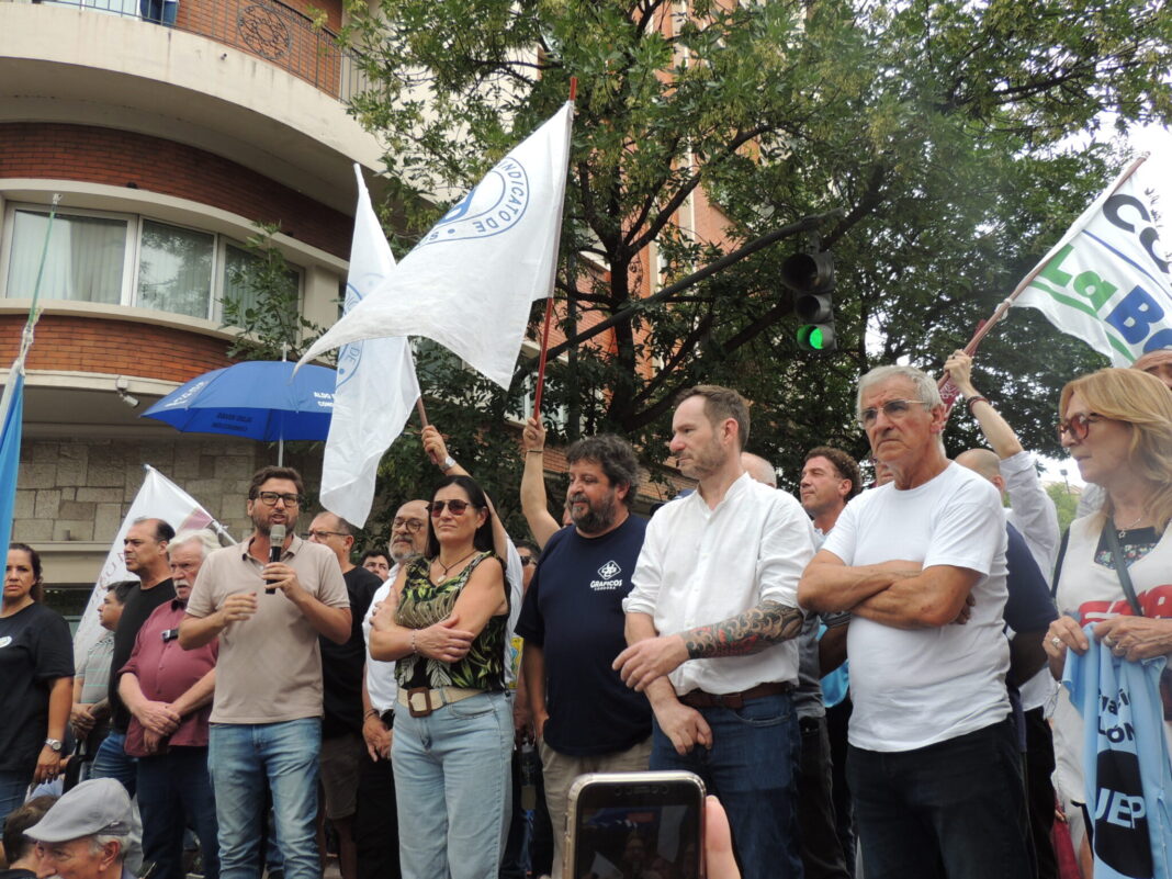 Gremios estatales anuncian medidas de fuerza «sorpresivas» contra la reforma previsional en Córdoba