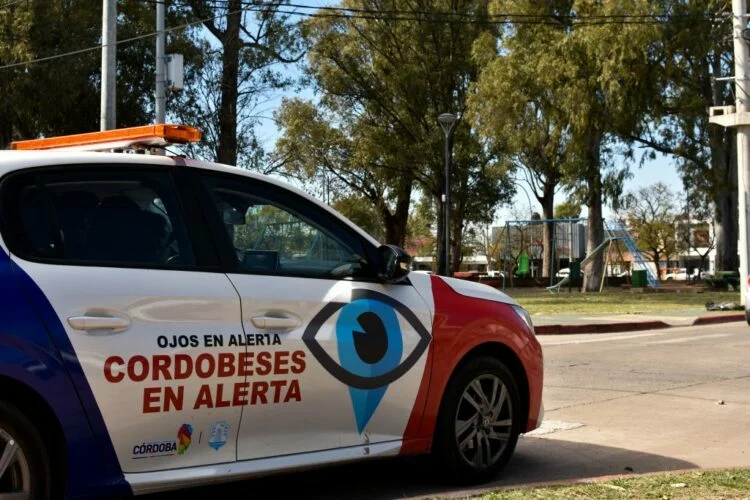 «Cordobeses en Alerta» redujo casi un 50% los delitos prevenibles en un año y pasó de 7 a 144 barrios