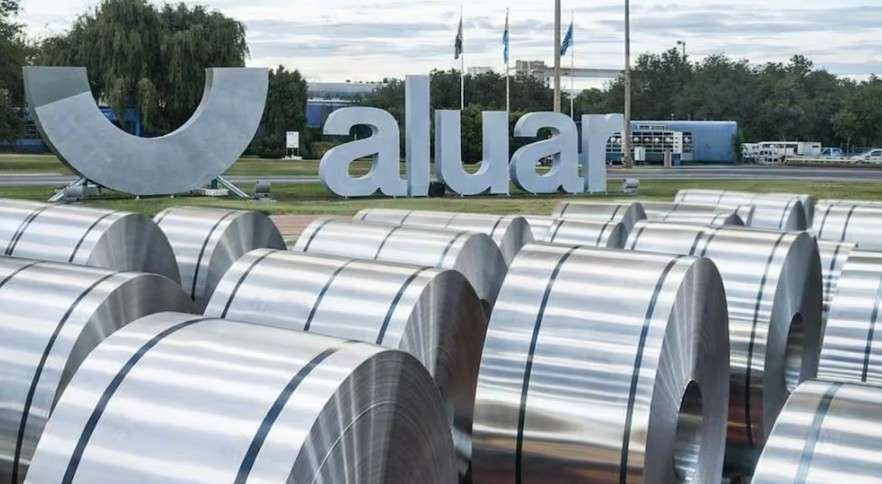 Milei le quitó los aranceles al aluminio chino y golpea directo al dueño de FATE, el empresario que cerró su fábrica y dejó 920 trabajadores en la calle