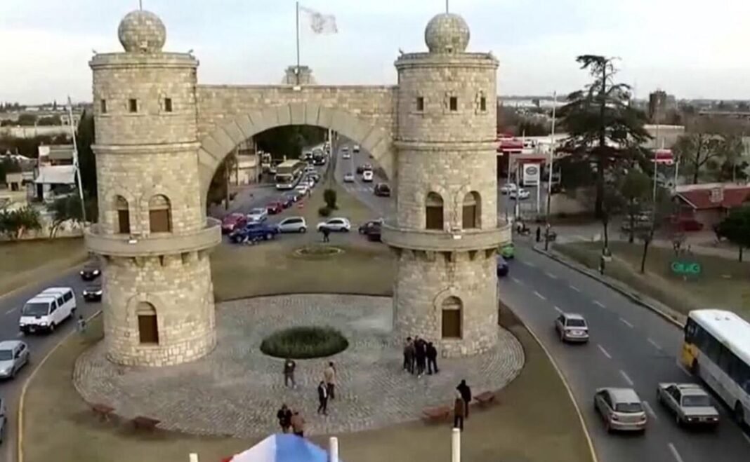 Abrazo al Arco de Córdoba: vecinos reclaman medidas urgentes contra la inseguridad
