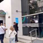 Bancor cierra sucursales en el interior cordobés: Llaryora condiciona su presencia a que los industriales operen con el banco provincial