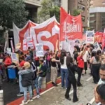 Fuerte paro gremial en Córdoba contra la reforma laboral: masiva concentración frente a la Casa Histórica