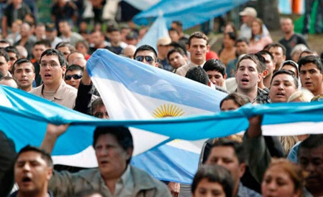 Reforma Laboral: la «flexibilidad» en vacaciones que en realidad afecta la planificación del trabajador