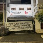 Carteles contra la Reforma Laboral aparecieron en sedes vinculadas a senadores cordobeses