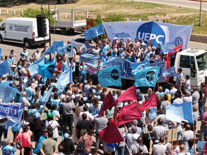 UEPC rechazó la propuesta salarial y anunció paro provincial con movilización para el miércoles 11 de marzo UEPC rechazó la propuesta salarial y anunció paro provincial con movilización para el miércoles 11 de marzo