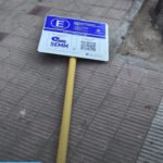 Vandalismo en General Paz: arrancan carteles en protesta por el nuevo sistema de estacionamiento