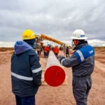 YPF anunció una millonaria inversión en Vaca Muerta para exportar gas, pero el invierno llega y los argentinos no tienen gas